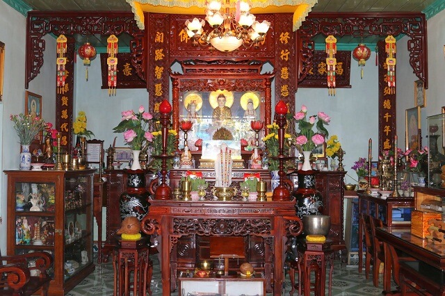 【1O】 Cách sắp xếp Bàn thờ Gia tiên theo phong tục Việt Nam