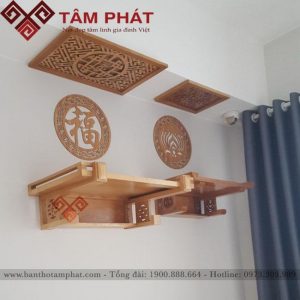 Mặt bàn thờ được làm thêm thành bao quanh vững chắc